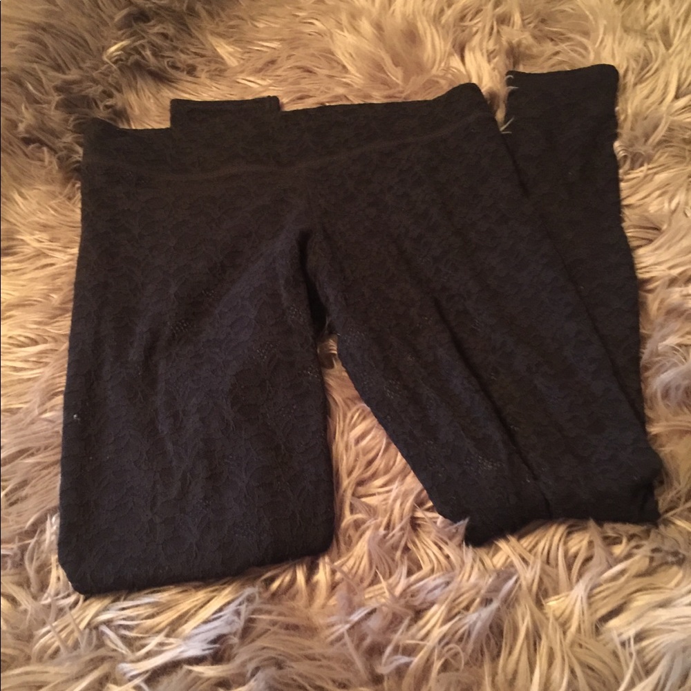 FINAL PRICE ❤️ EUC lace leggings